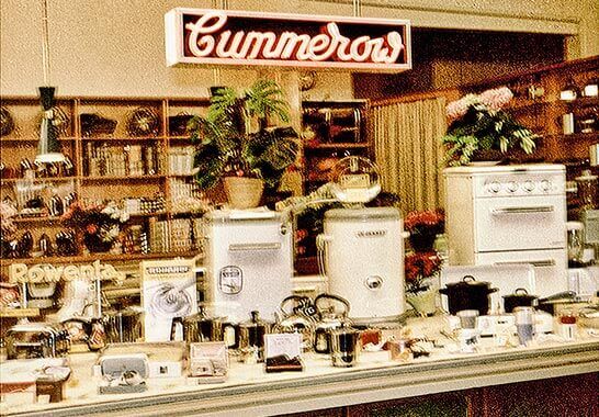 In Hamburg sind Elektro-Warm­wasser­geräte von CLAGE und STIEBEL ELTRON seit den 1950er Jahren bei Cummerow Elektro-Anlagen erhältlich.