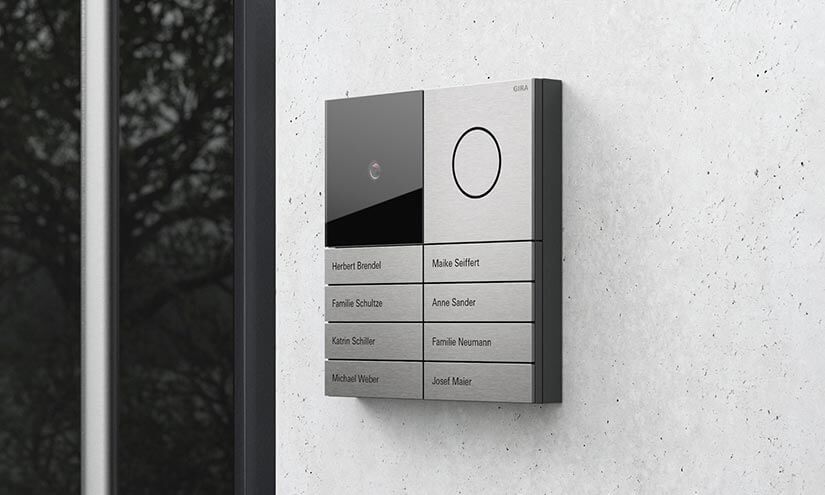 Beim Ausstatten der Klingelschilder mit Namen kommt die DSGVO (EU-GDPR) natürlich nicht zur Anwendung&nbsp;– die Posse aus Österreich wurde dennoch auch in Hamburg ernsthaft diskutiert, bis zum „Machtwort“ der Bundes&shy;behörde (BfDI) im Okt. 2018.